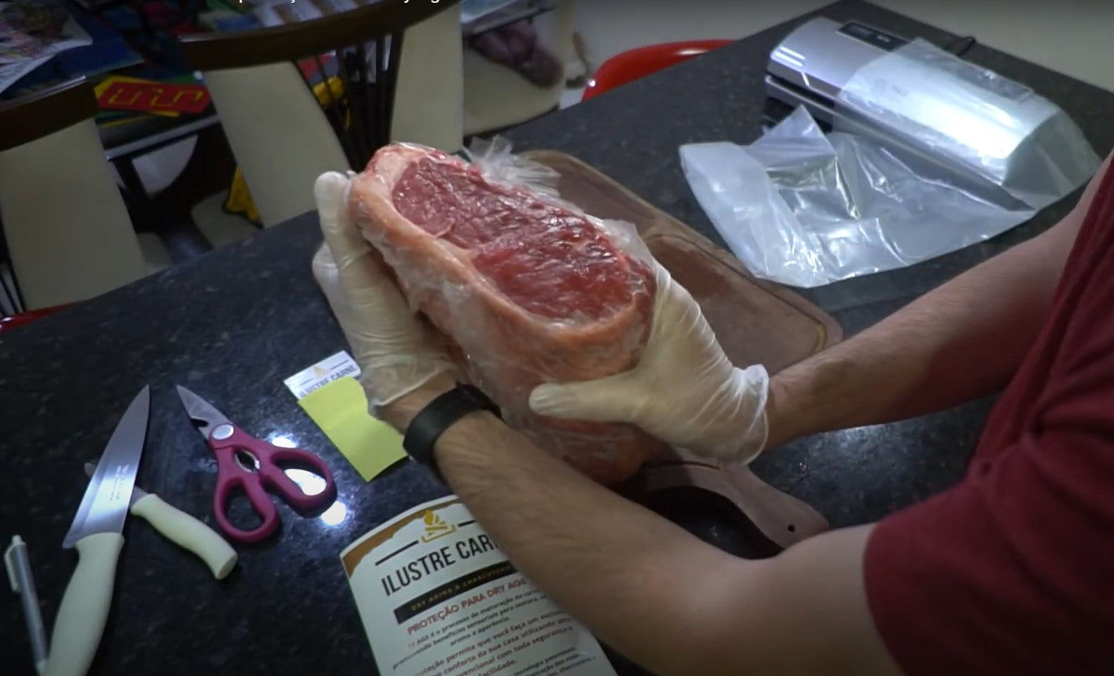 Carregar vídeo: Processo de Produção de Dry Aged - Simples
